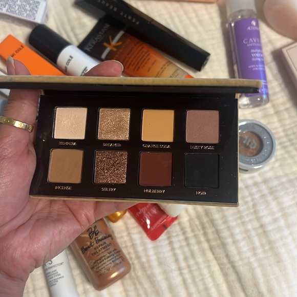 HUGE High End Beauty Bundle - Picture 5 of 9